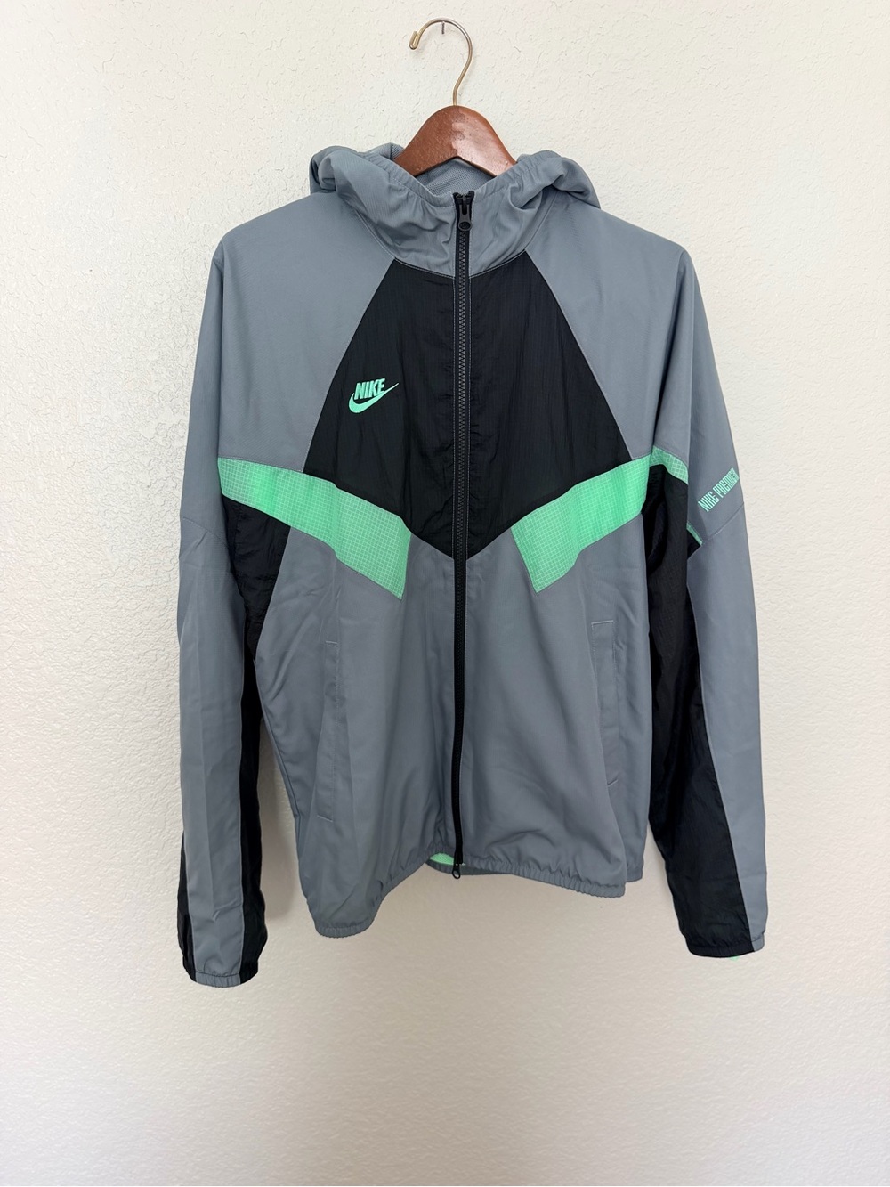 Nike Premier Windbreaker Mens repel jacket neon size Medium